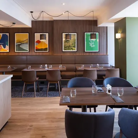 Holiday Inn Farnborough By Ihg-3